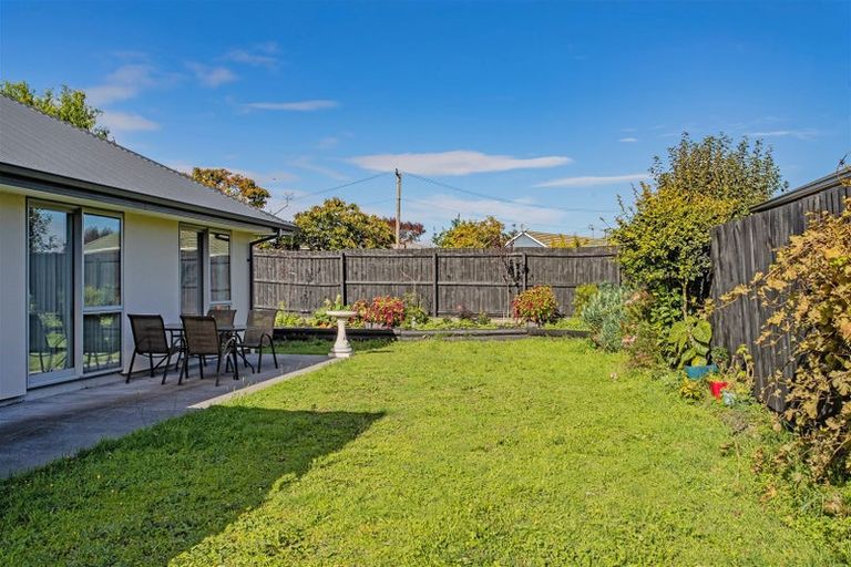 Photo of property in 2/28 Ottawa Road, Wainoni, Christchurch, 8061