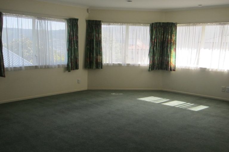 Photo of property in 3 Pikitanga Close, Tawa, Wellington, 5028