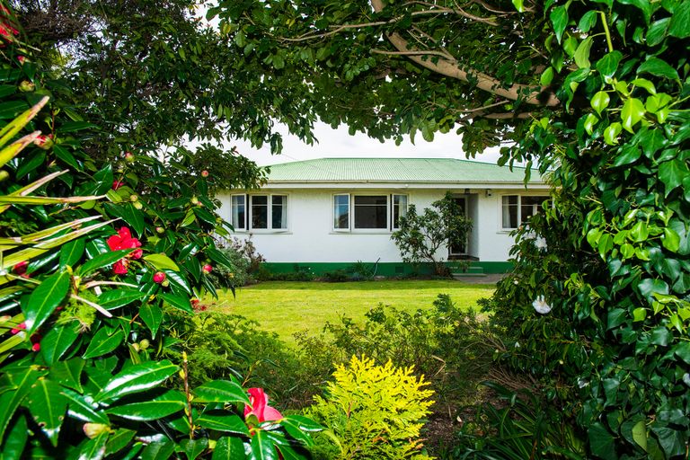 Photo of property in 215 Lytton Road, Elgin, Gisborne, 4010