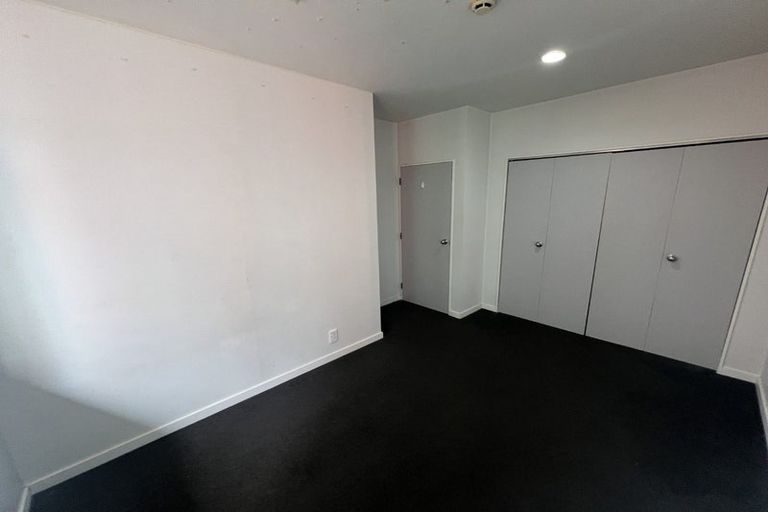 Photo of property in Terrace Tower Apartments, 126 The Terrace, Wellington Central, Wellington, 6011