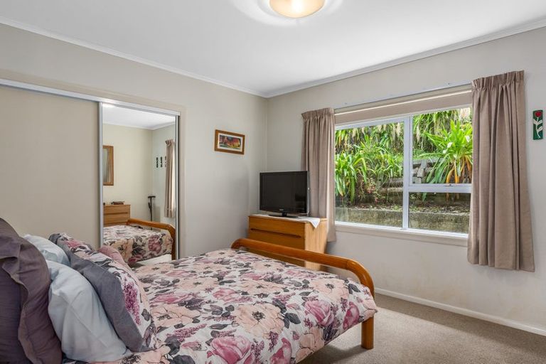 Photo of property in 9 Hampton Hill Road, Tawa, Wellington, 5028