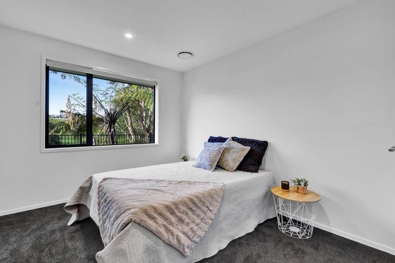 Photo of property in 8 Ponga Place, Highlands Park, New Plymouth, 4312