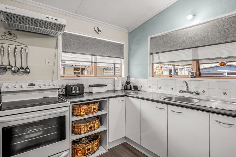 Photo of property in 122 Tremaine Avenue, Westbrook, Palmerston North, 4412