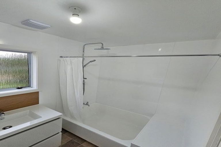 Photo of property in 264 Main Road, Tawa, Wellington, 5028