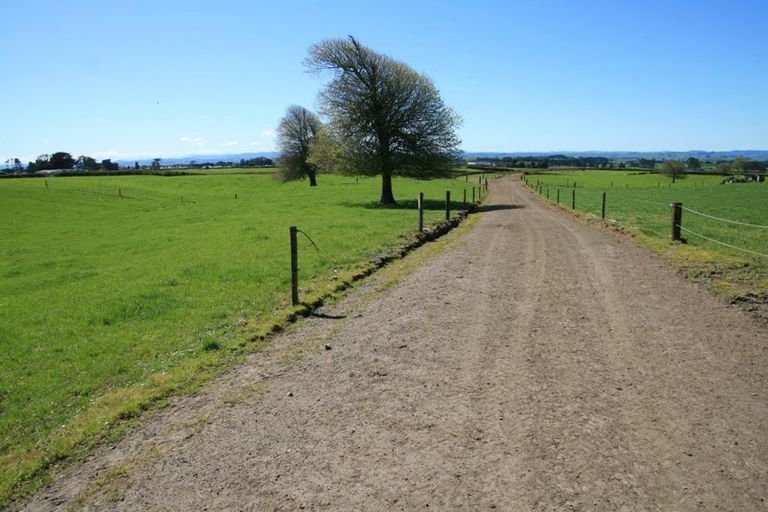 Photo of property in 343 Opunake Road, Cardiff, Stratford, 4391