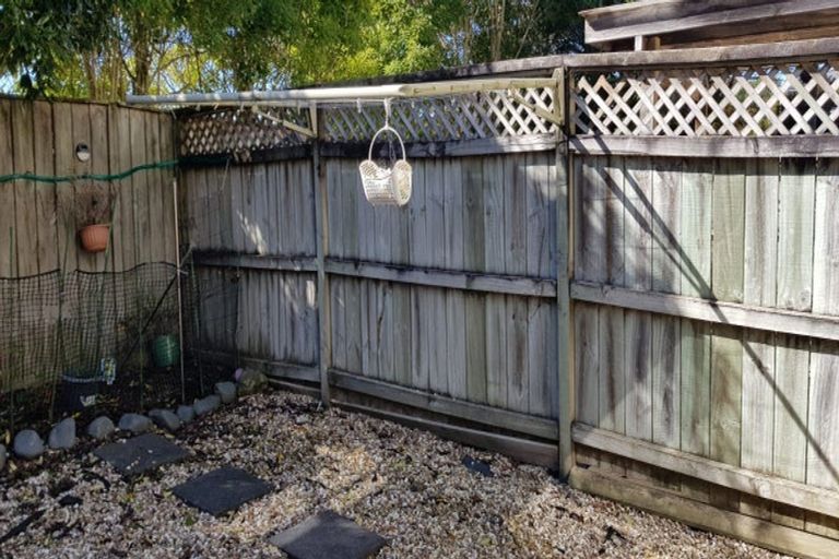 Photo of property in 4/3 Orwell Road, Greenhithe, Auckland, 0632