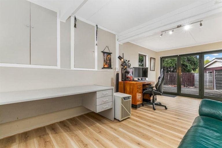 Photo of property in 90 Howard Road, Orere Point, Papakura, 2585