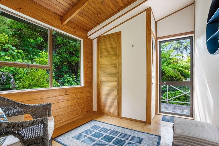 Photo of property in 26 Mceldowney Road, Titirangi, Auckland, 0604