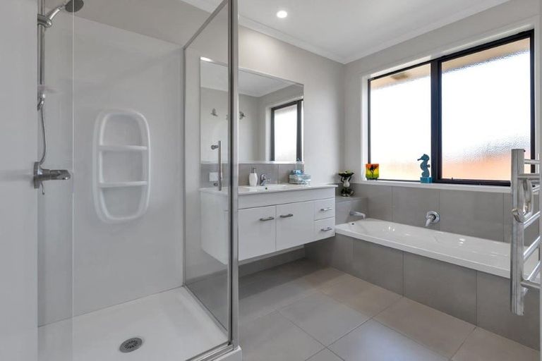 Photo of property in 59 Kowi Lakes Drive, One Tree Point, 0118