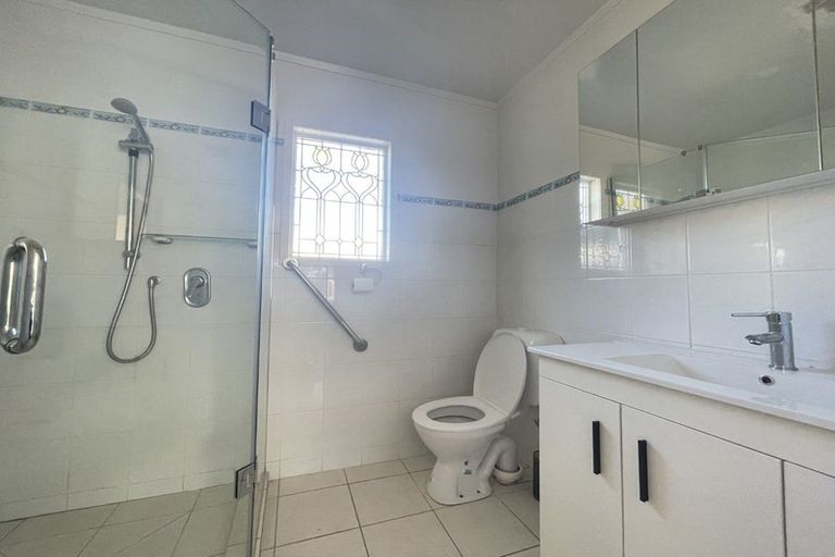 Photo of property in 1/7 Flaxdale Street, Birkdale, Auckland, 0626