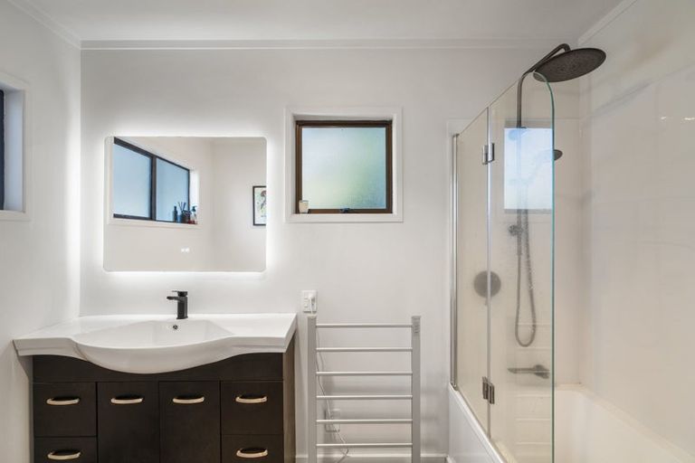 Photo of property in 1/47 Savoy Road, Glen Eden, Auckland, 0602