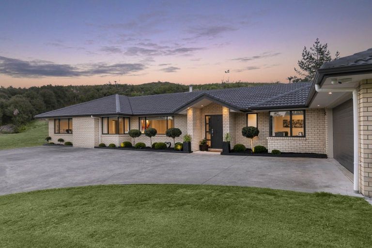 Photo of property in 17 Wautaiti Drive, Riverhead, 0820