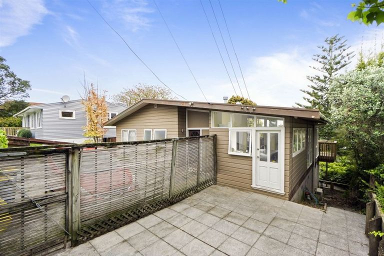 Photo of property in 118 Carlisle Road, Browns Bay, Auckland, 0632