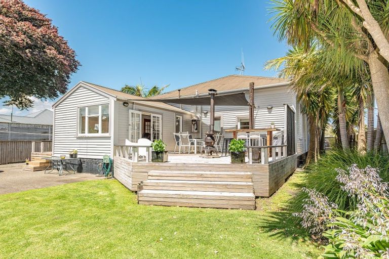 Photo of property in 8 Saint Leonard Street, Saint Johns Hill, Whanganui, 4501