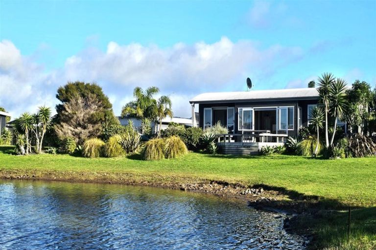 Photo of property in 107 Harbour Drive, Matarangi, Whitianga, 3592