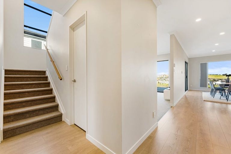 Photo of property in 22 Cassidy Drive, Orewa, 0931