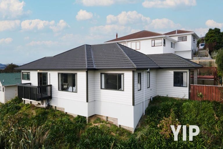 Photo of property in 7a Trinidad Crescent, Grenada Village, Wellington, 6037