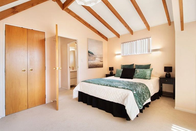 Photo of property in 3/73 Vintage Drive, Henderson, Auckland, 0612