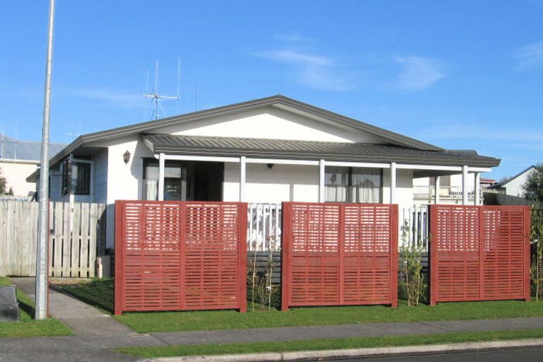 Photo of property in 27 Caulfield Place, Nawton, Hamilton, 3200