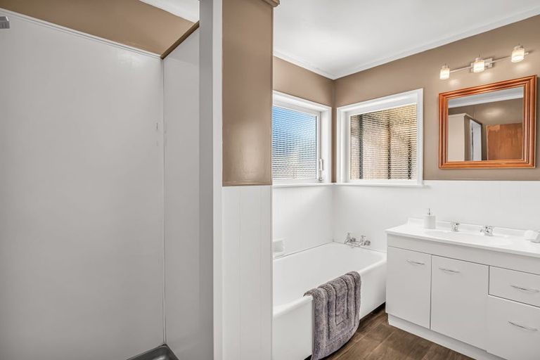 Photo of property in 1 Kingsley Street, St Andrews, Hamilton, 3200