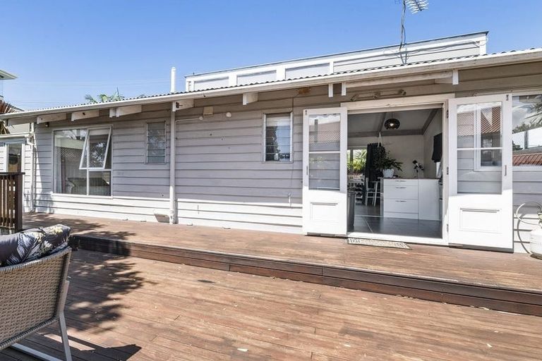 Photo of property in 6a Tiri Road, Manly, Whangaparaoa, 0930