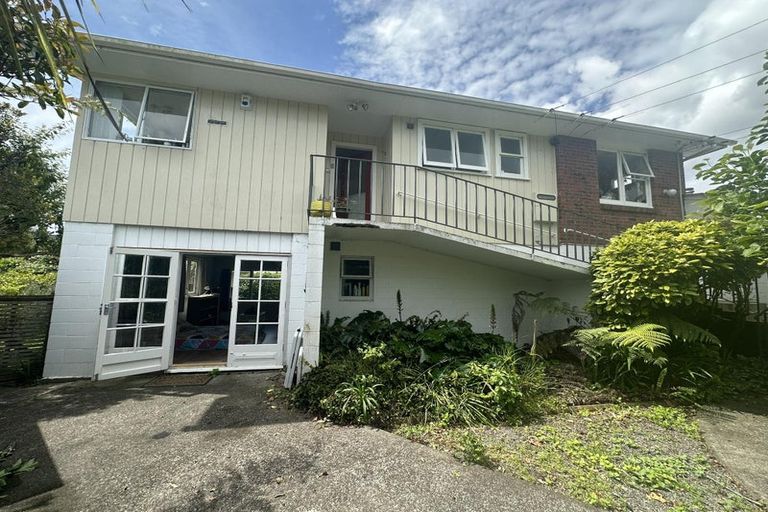 Photo of property in 4a Dowling Grove, Silverstream, Upper Hutt, 5019