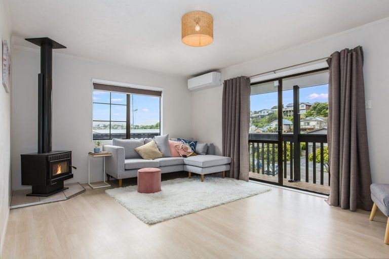 Photo of property in 64 Albatross Close, Whitby, Porirua, 5024