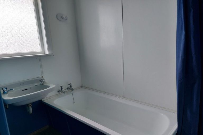 Photo of property in 42-44 Cheshire Street, Cannons Creek, Porirua, 5024