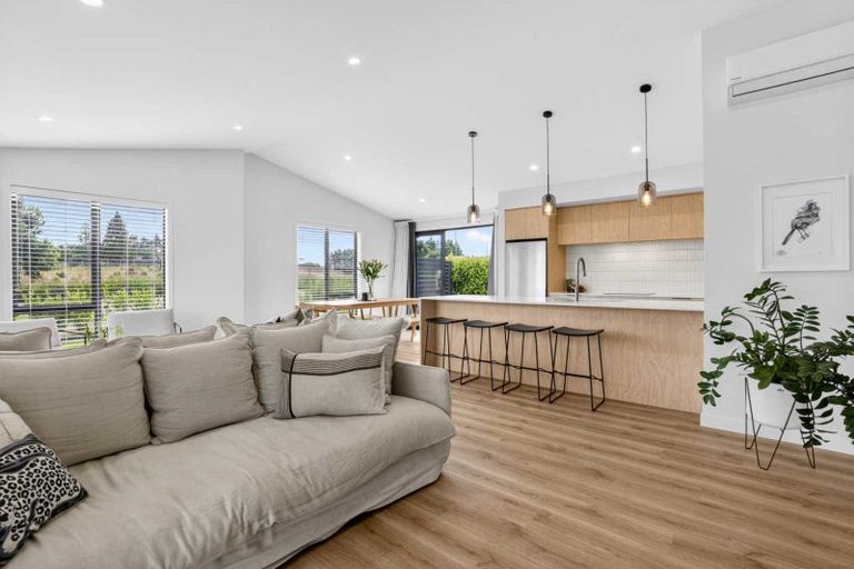 Photo of property in 2 Arohaina Avenue, Karaka, 2124