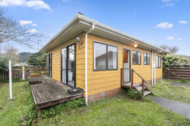 Photo of property in 98a Reynolds Street, Taita, Lower Hutt, 5011