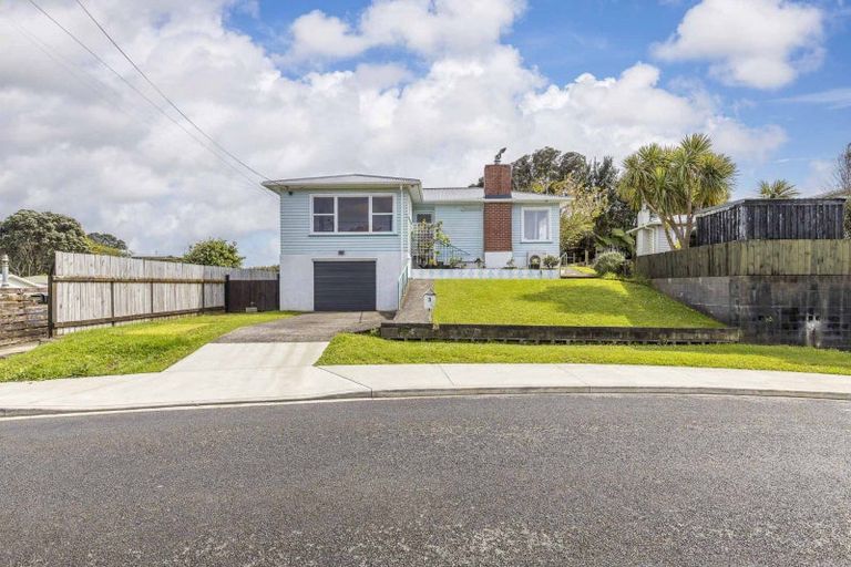 Photo of property in 3 Wiremu Place, Blagdon, New Plymouth, 4310