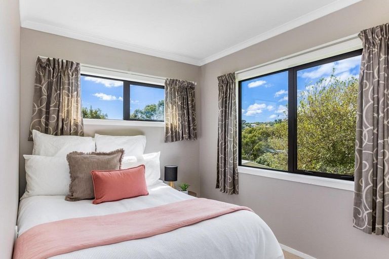 Photo of property in 9 Beauzami Crescent, Ascot Park, Porirua, 5024