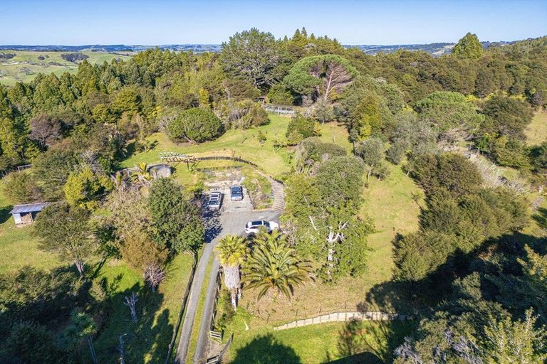 Photo of property in 341 Kanohi Road, Kaukapakapa, 0873