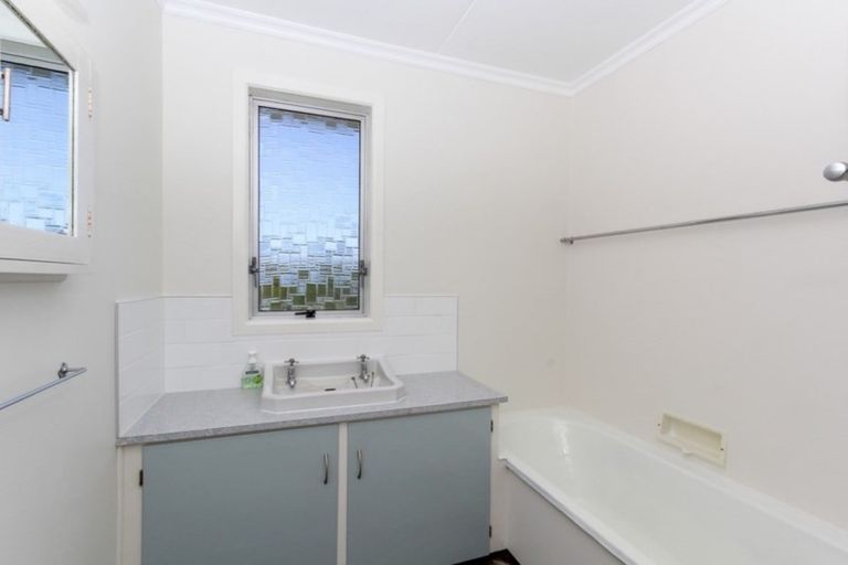 Photo of property in 280 Huatoki Street, Upper Vogeltown, New Plymouth, 4310