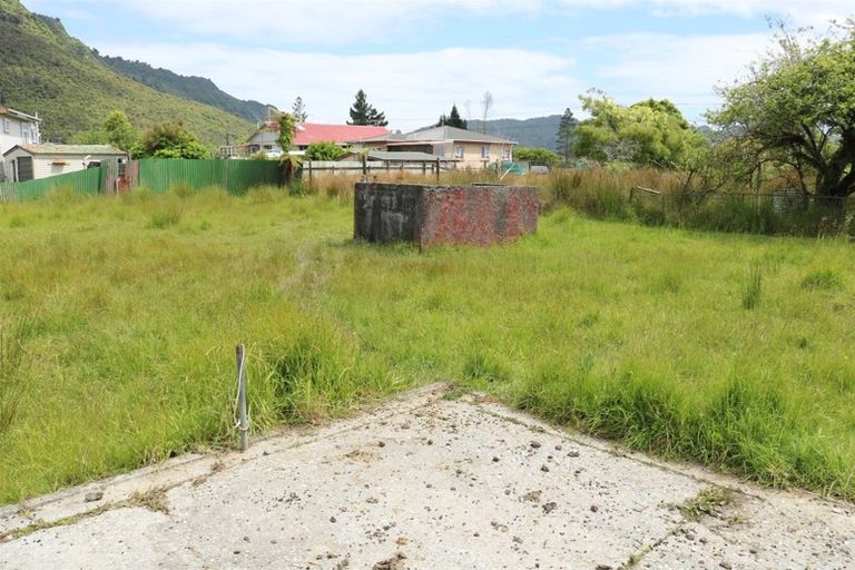 Photo of property in 14 Litchfield Street, Kaiata, Greymouth, 7805