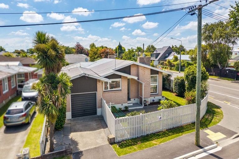 Photo of property in 8 Aorangi Road, Papanui, Christchurch, 8053