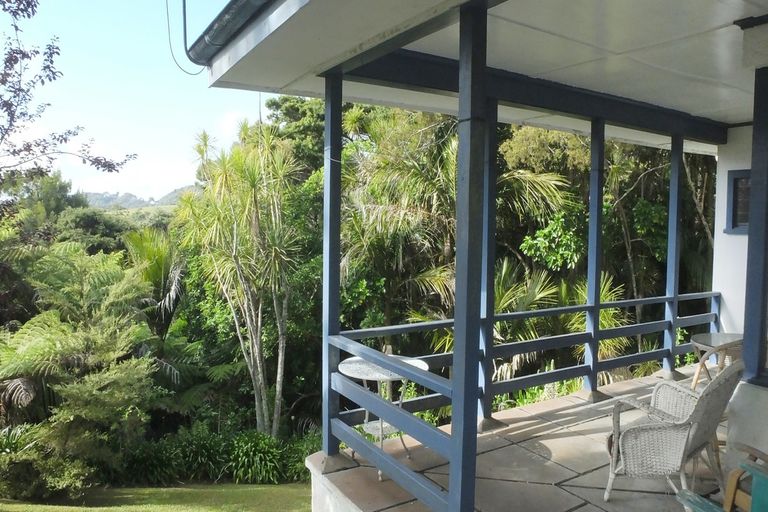 Photo of property in 85 Leigh Road, Leigh, 0985