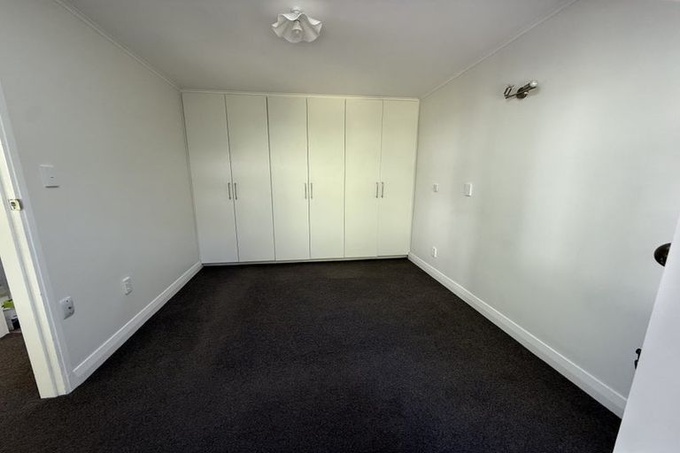 Photo of property in 2/8 Kaitawa Road, York Bay, Lower Hutt, 5013