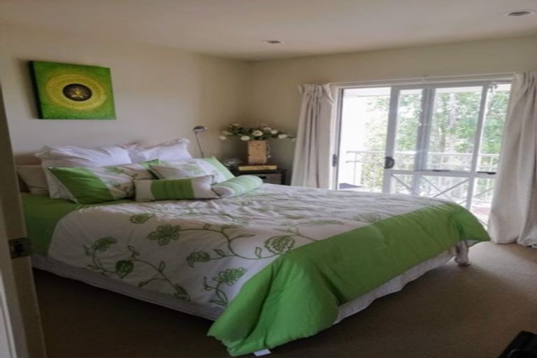 Photo of property in 21 Mt Lebanon Lane, Henderson, Auckland, 0612