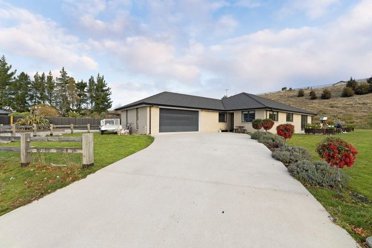 Photo of property in 31 Kingfisher Crescent, Albert Town, Wanaka, 9305