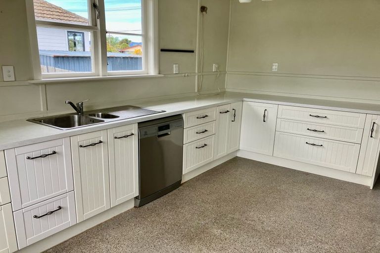 Photo of property in 24 Johnson Street, Milton, 9220