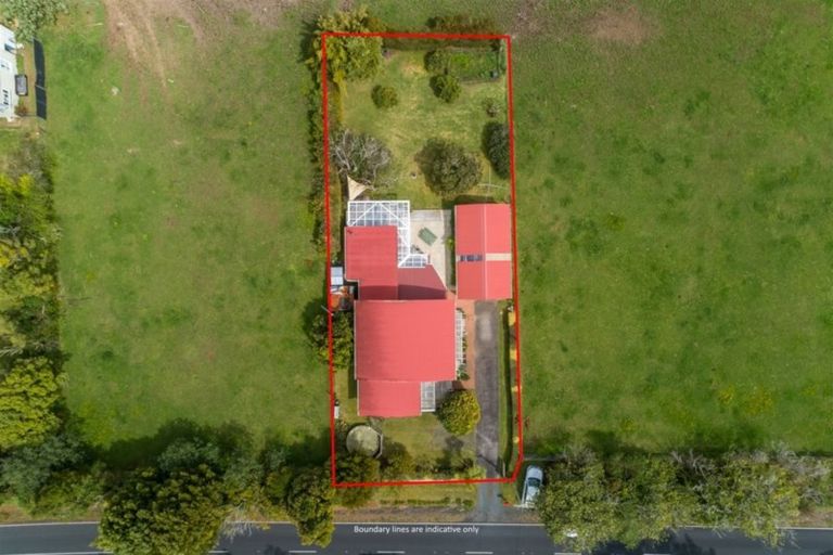 Photo of property in 164 Motu Road, Kumeu, 0891