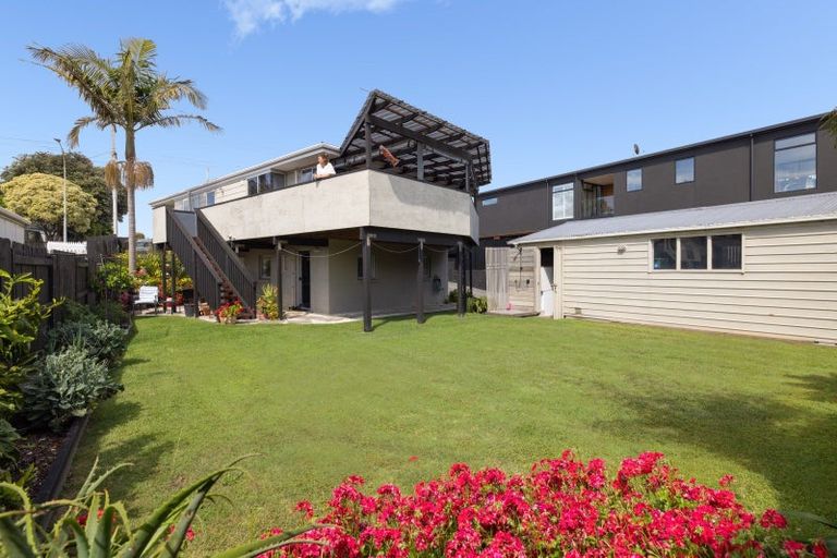 Photo of property in 1097 Papamoa Beach Road, Papamoa Beach, Papamoa, 3118