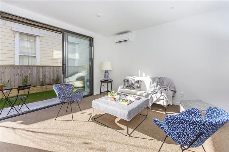 Photo of property in 5/74 Derwent Street, Island Bay, Wellington, 6023
