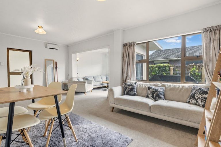 Photo of property in 2/569 Maunganui Road, Mount Maunganui, 3116