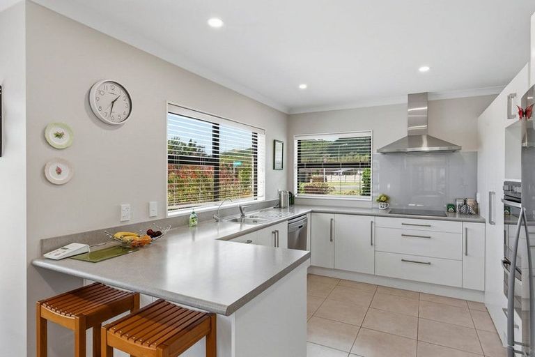 Photo of property in 2 Pearson Place, Paraparaumu, 5032