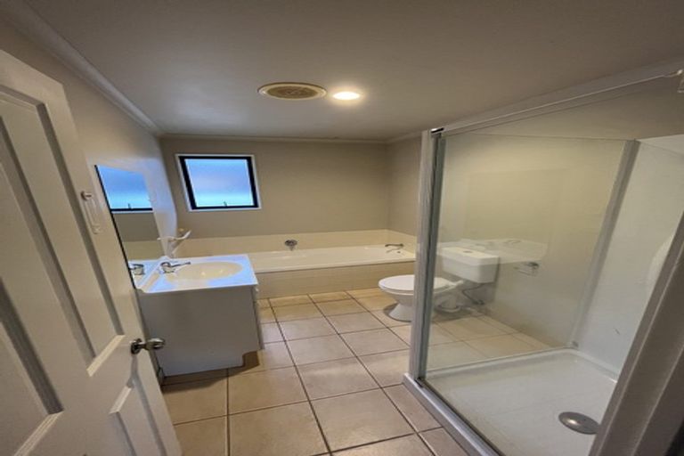 Photo of property in 16 Kanuka Way, Albany, Auckland, 0632