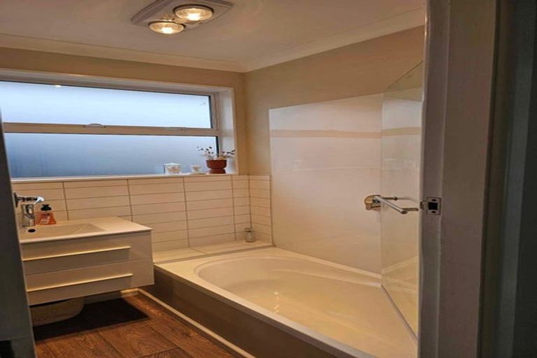 Photo of property in 6 Norrie Street, Redwood, Christchurch, 8051