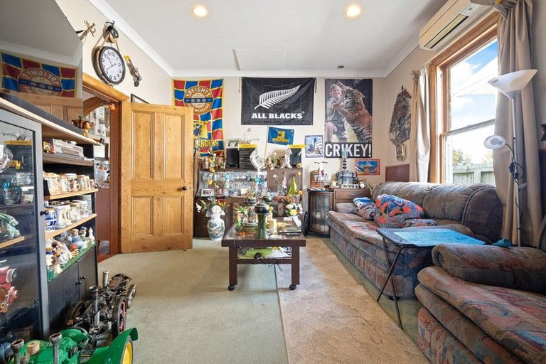 Photo of property in 42 Hargest Crescent, Saint Kilda, Dunedin, 9012