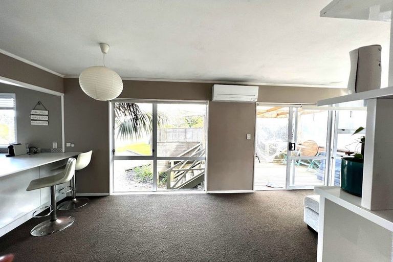 Photo of property in 1/41 Elizabeth Drive, West Harbour, Auckland, 0618